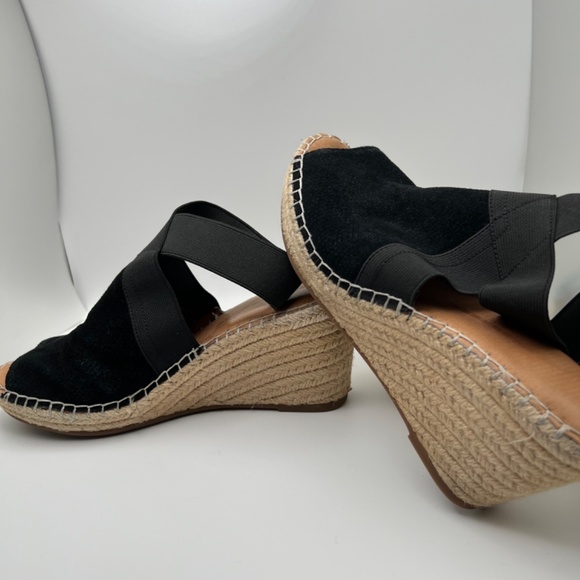 Shoes- Women Gentle Souls by Kenneth Cole Women's Shoe Colleen Black Suede Wedge - Picture 6 of 17